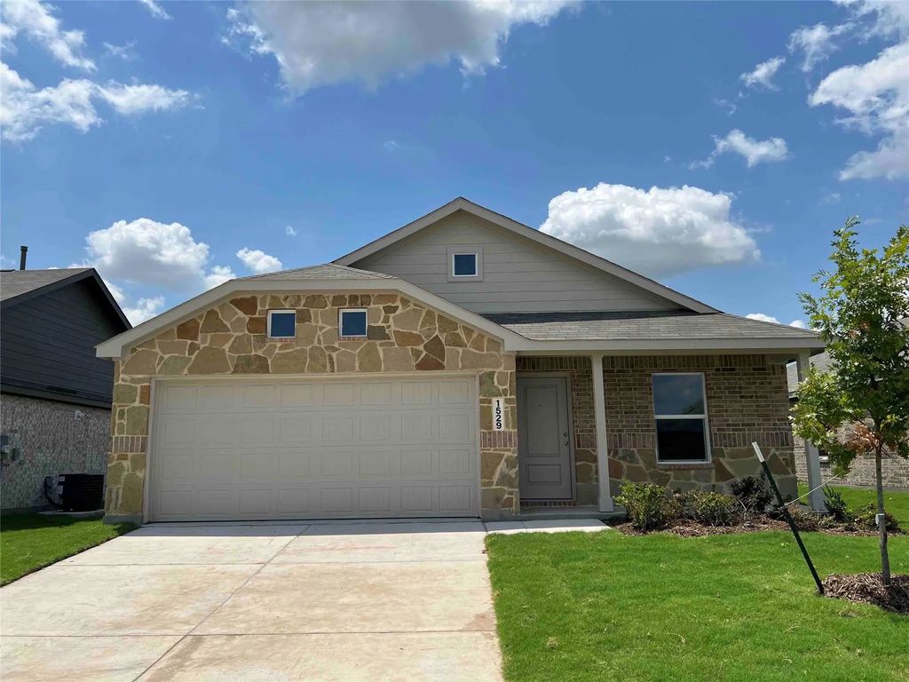 1529 Lanner Meadows Lane, Forney