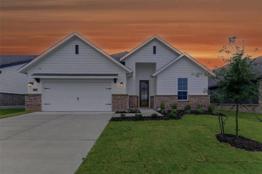 1329 Frio Drive, Springtown