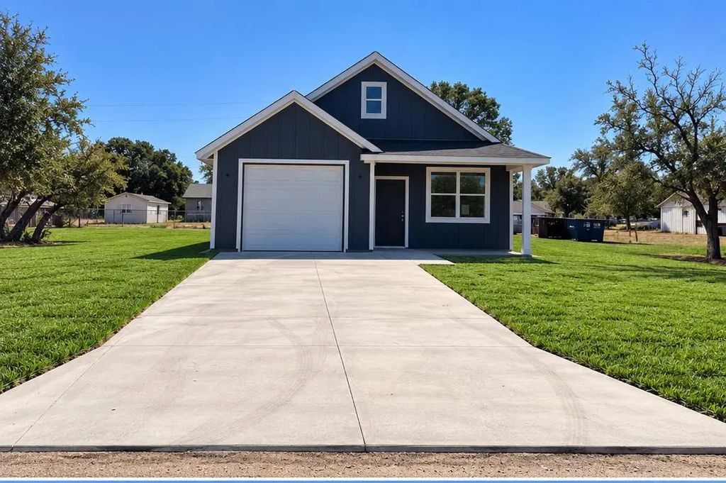 317 Timberline Drive, Granbury