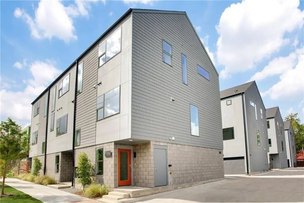 427 W 10th Street 303, Dallas