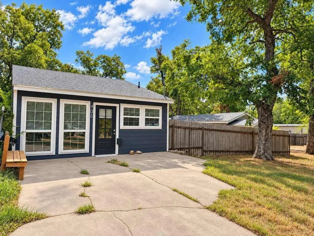 405 & 407 S 6th Street, Gatesville