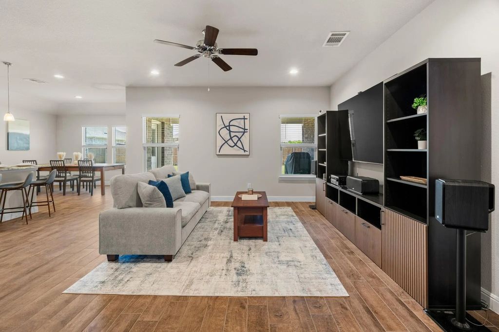 1338 Rolling Meadows Drive, Cedar Hill