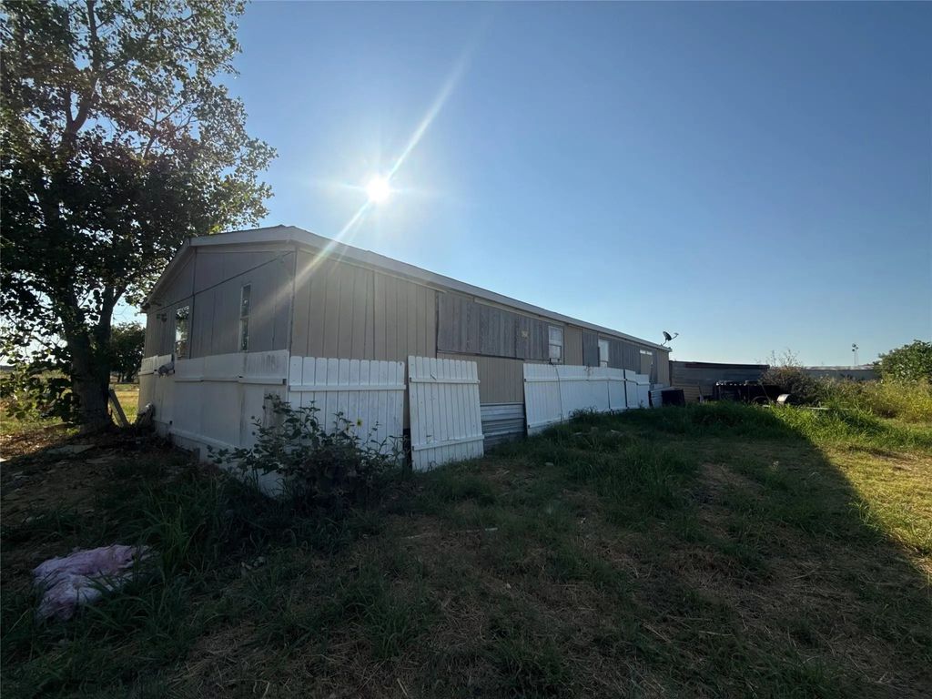 4308 County Road 401c, Alvarado