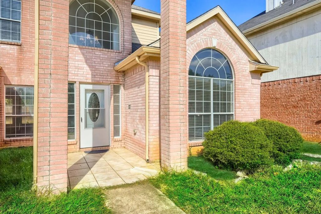 7018 Echo Lake Court, Arlington