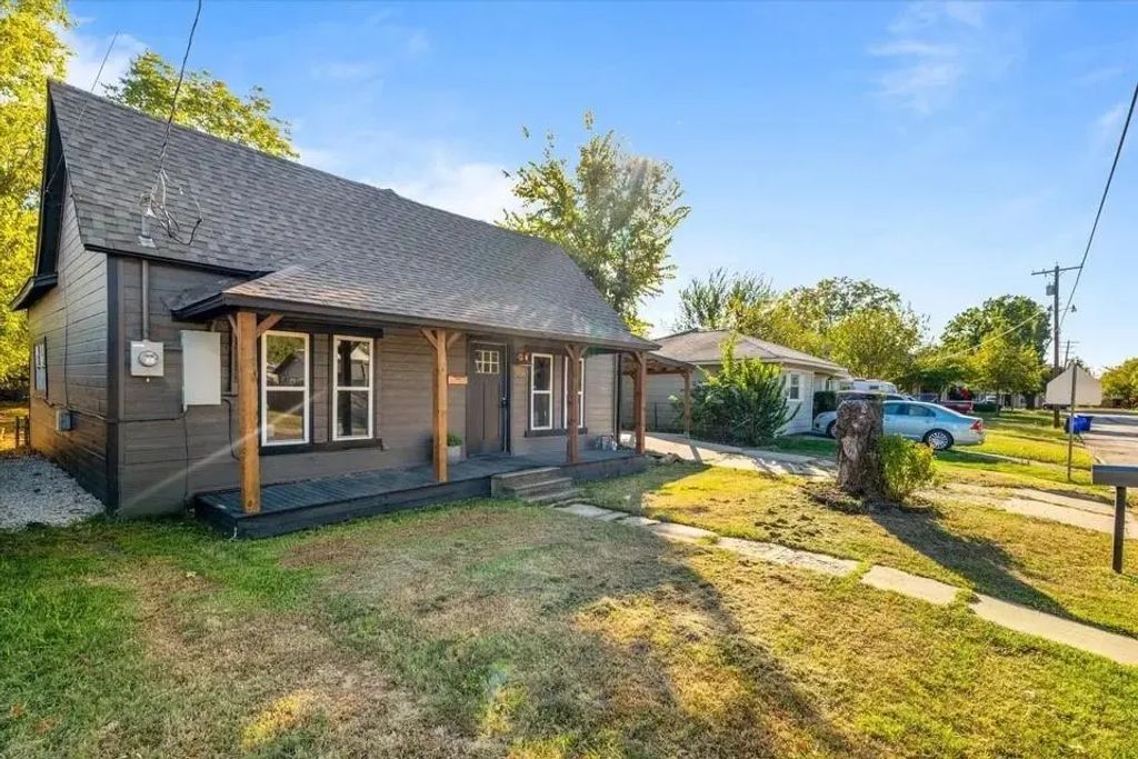 306 Hall Street, Whitesboro