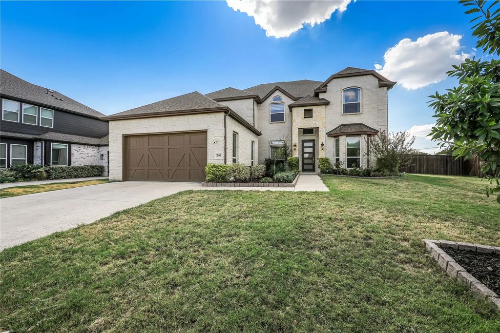 205 Secretariat Drive, Hickory Creek