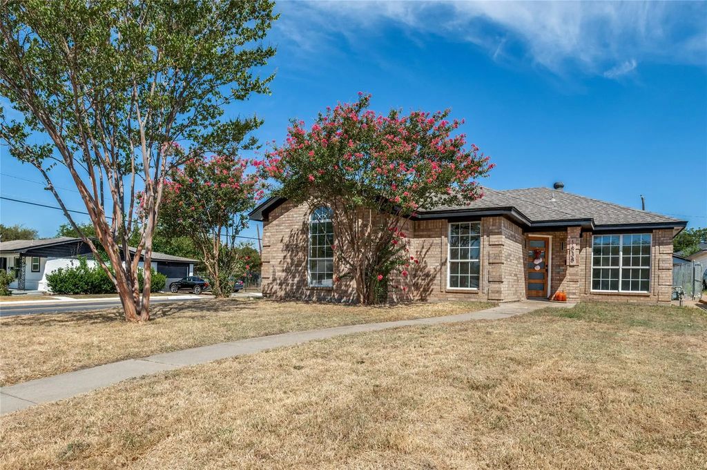 1838 San Antonio Street, Grand Prairie