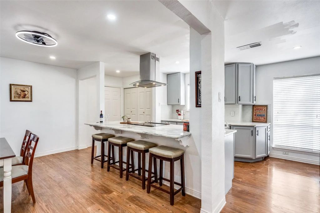 15642 Overmead Circle, Dallas