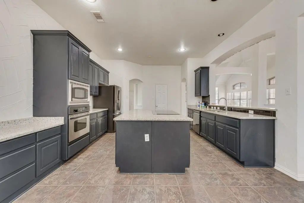515 Suffolk Drive, Grand Prairie