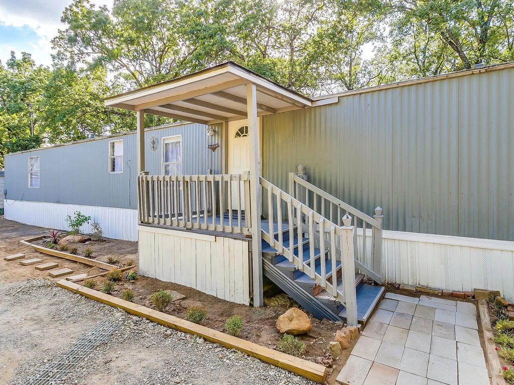 1802 Whispering Oaks Street, Burleson