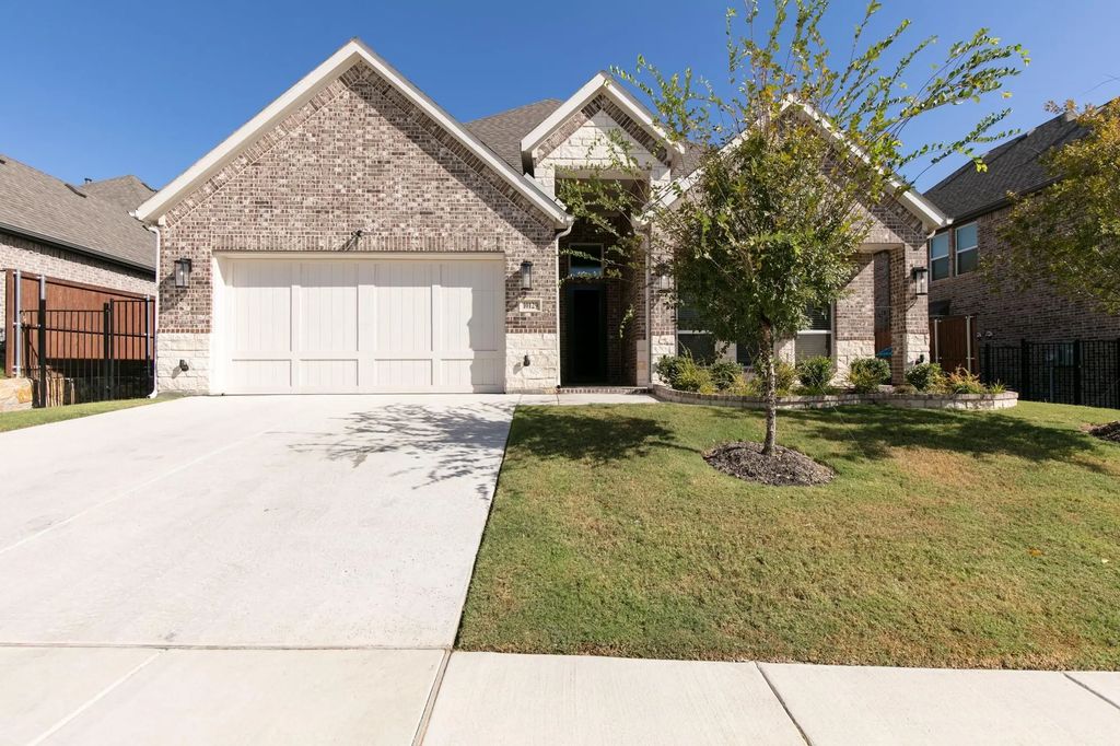 10129 La Frontera Drive, Fort Worth