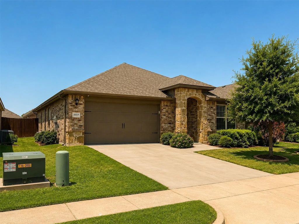 2327 San Marcos Drive, Forney