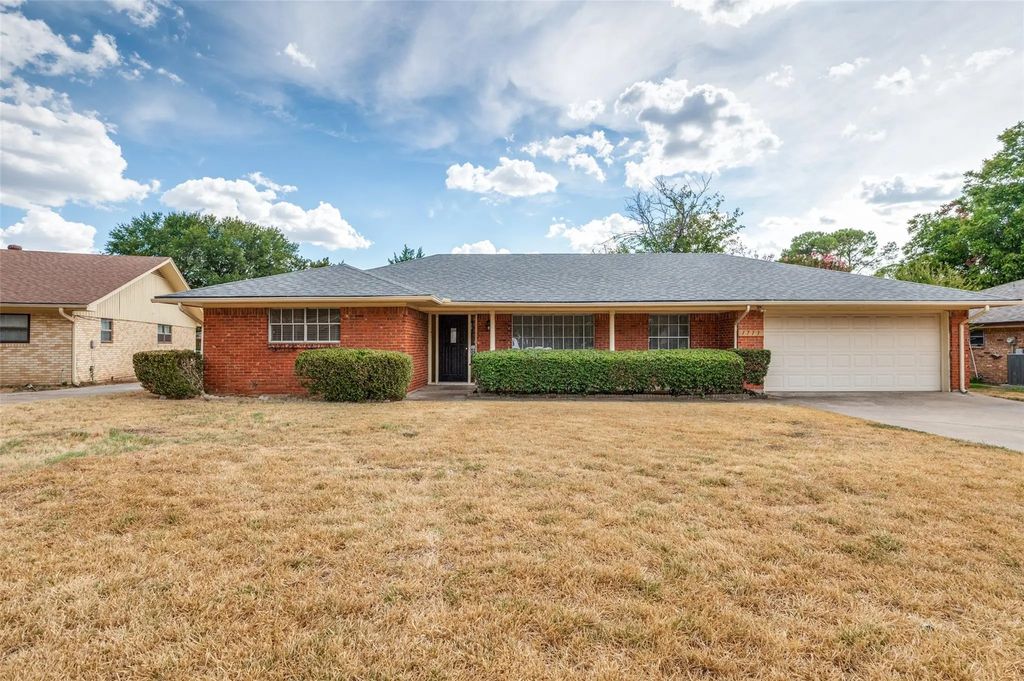 1713 Briardale Court, Arlington