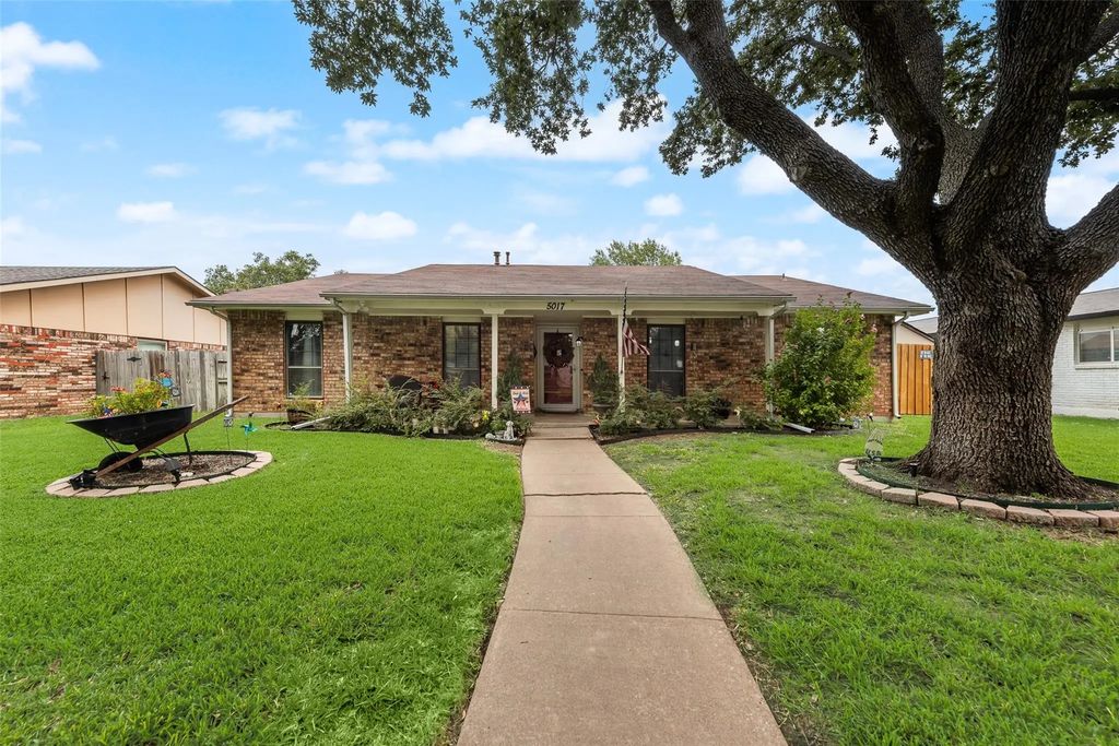 5017 Pemberton Lane, The Colony