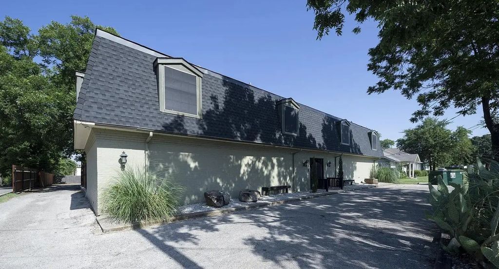 1717 N Locust Street 6, Denton