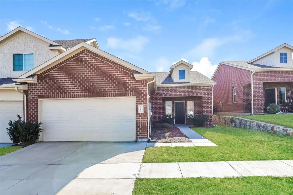 1305 Mallard Cove, Ennis