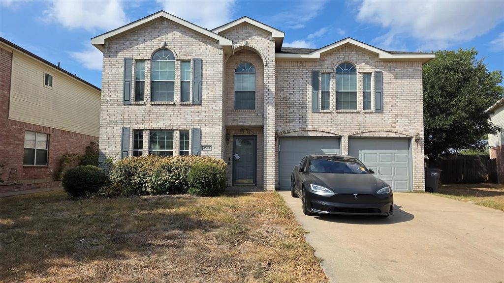 4504 Skipador Drive, Fort Worth