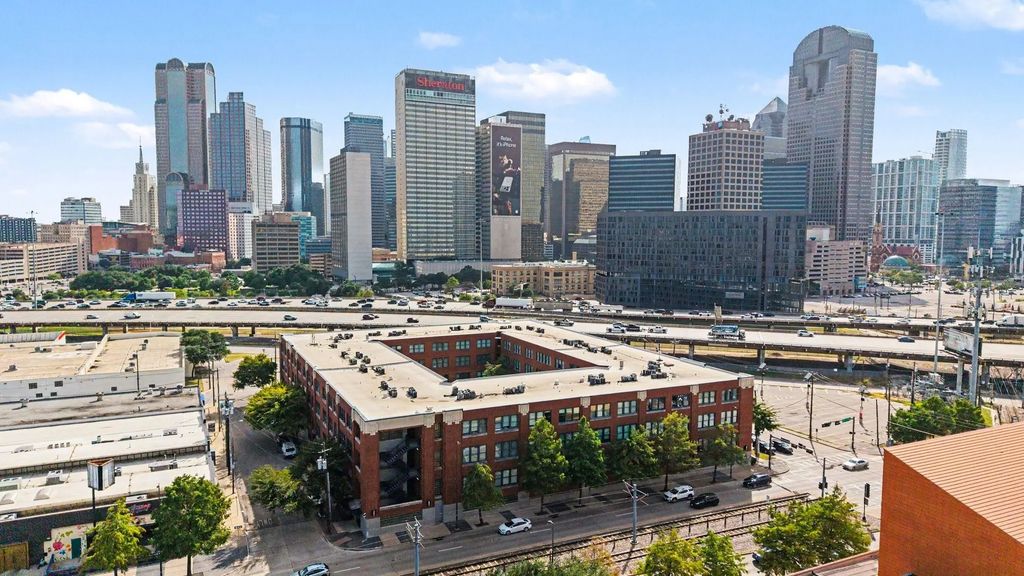 2502 Live Oak Street 338, Dallas