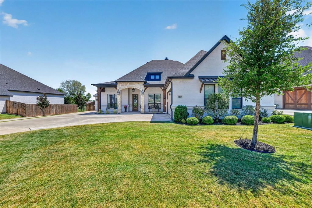 1213 Crown Valley Drive, Weatherford