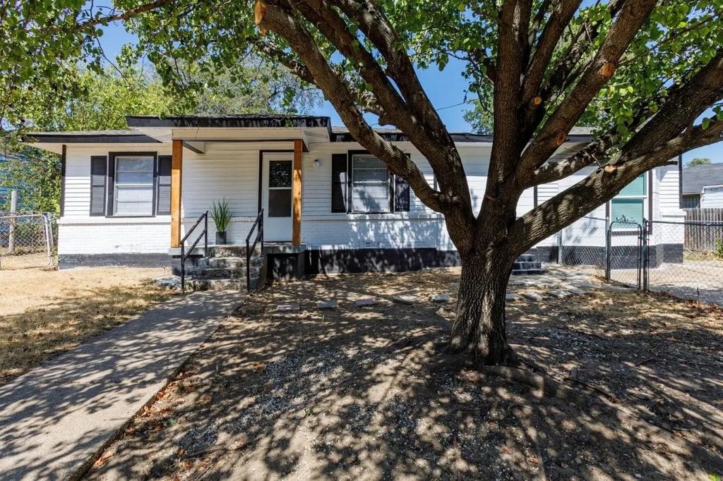 2347 Village Way, Dallas