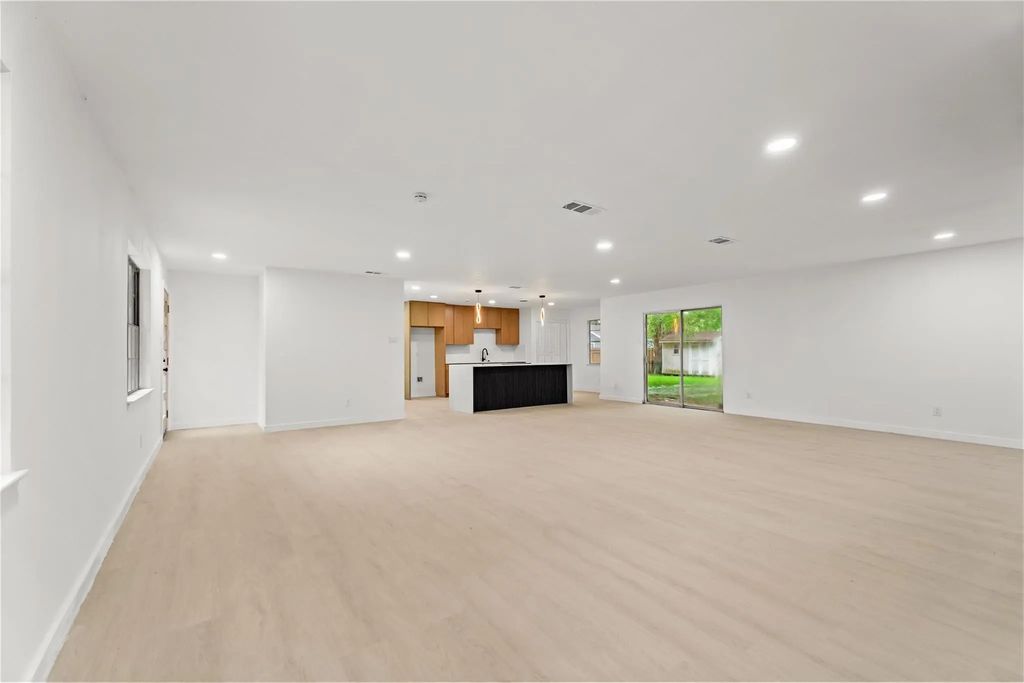 110 Hackberry Street, Lancaster