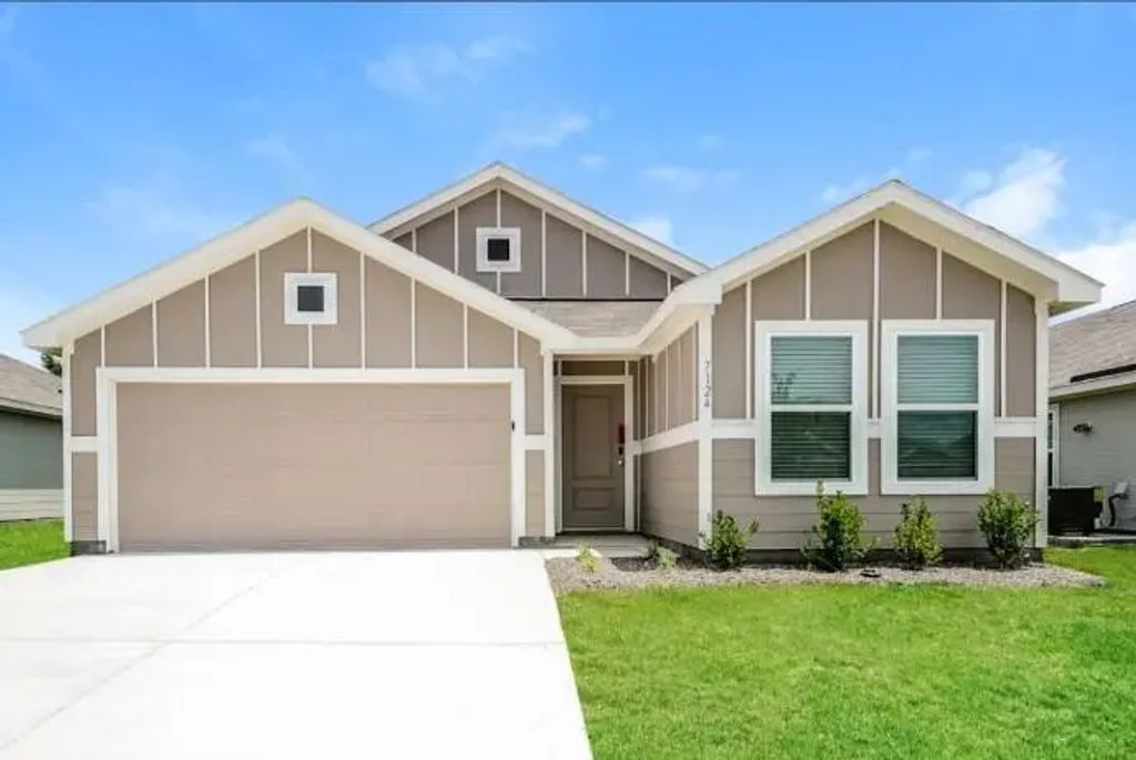 7124 Landings Edge Road, Fort Worth