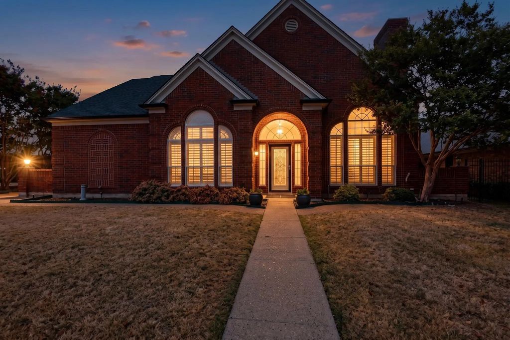 542 Clayton Street, Grand Prairie