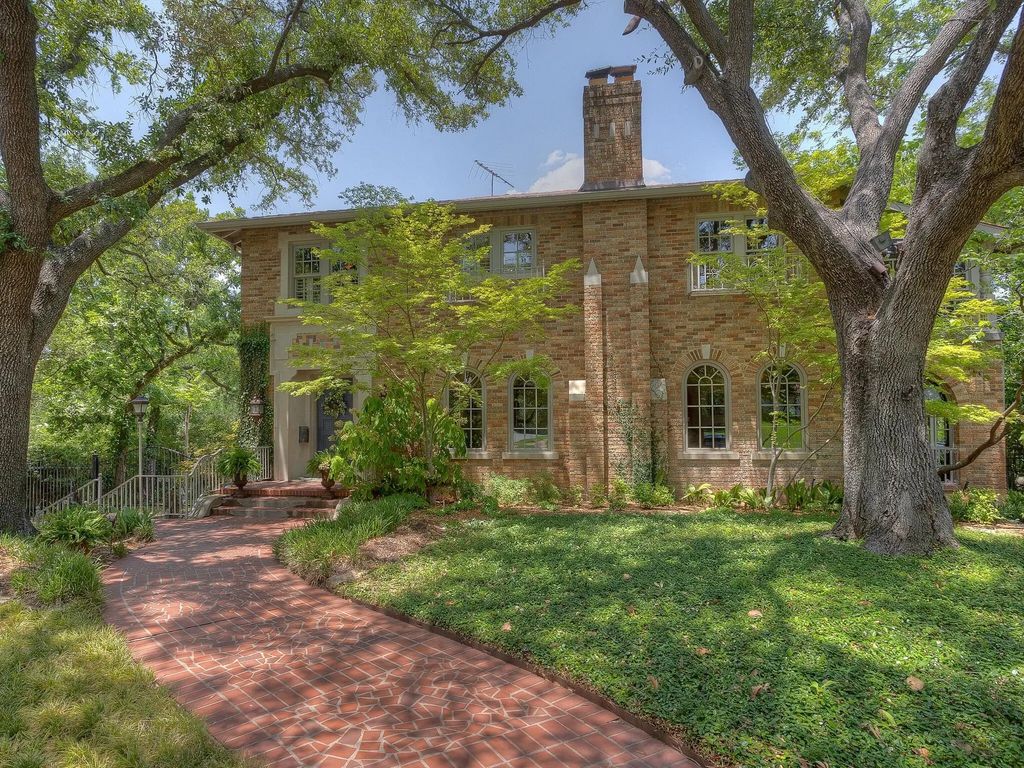 2401 Stadium Drive, Fort Worth