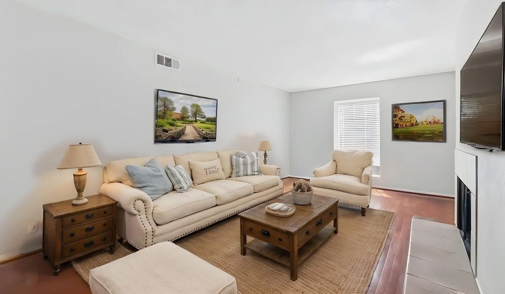 5232 Fleetwood Oaks Avenue 216, Dallas
