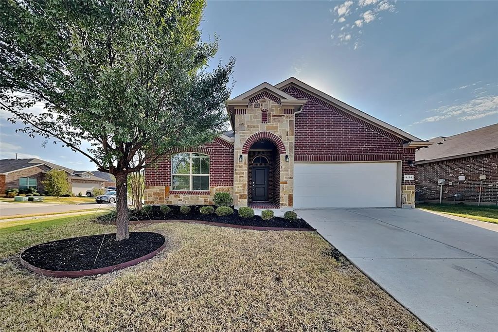 9124 Highland Orchard Drive, Fort Worth