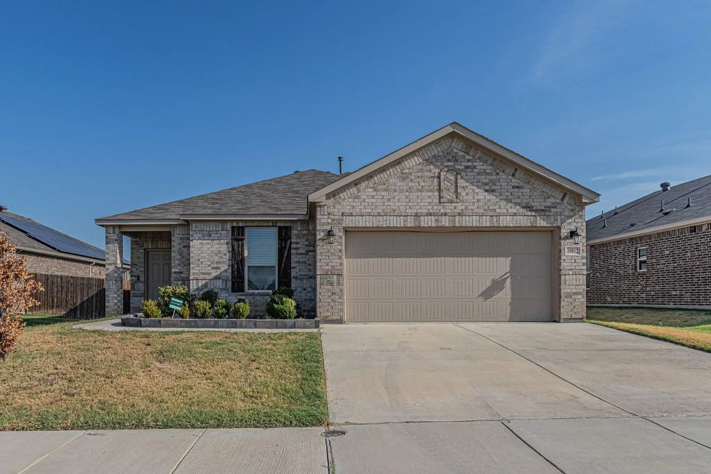 10812 Pinyon Court, Fort Worth