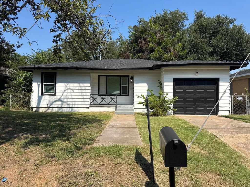 716 Faulkner Lane, Waco