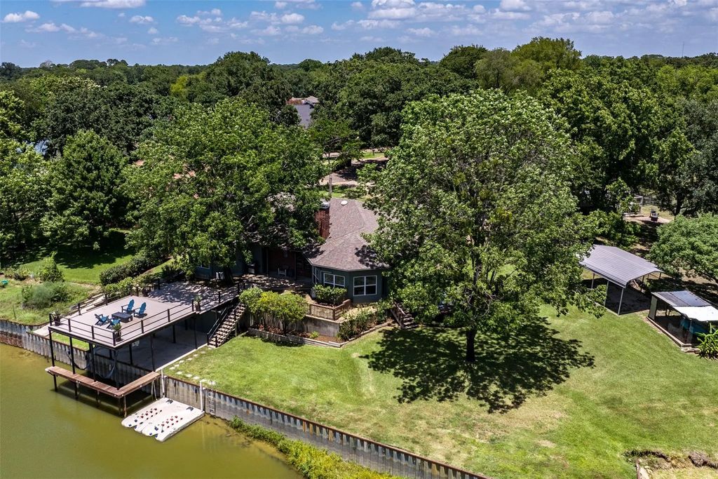 111 Hickory Creek Circle, Gun Barrel City