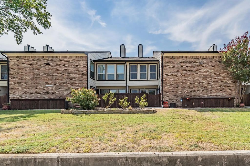 714 E Wall Street 105, Grapevine