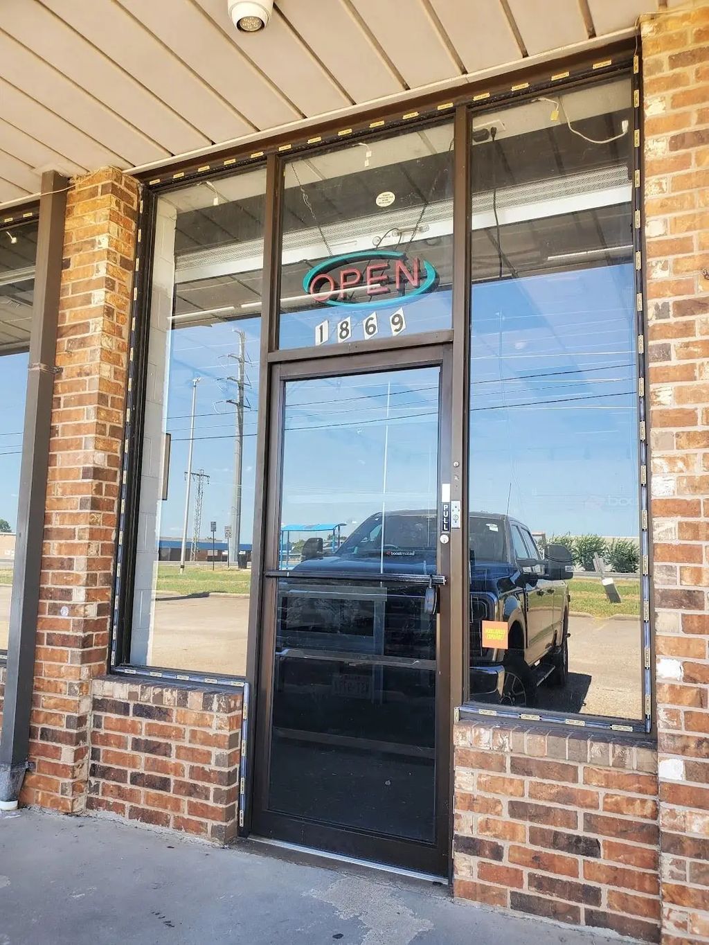 1869 N Market Street, Shreveport