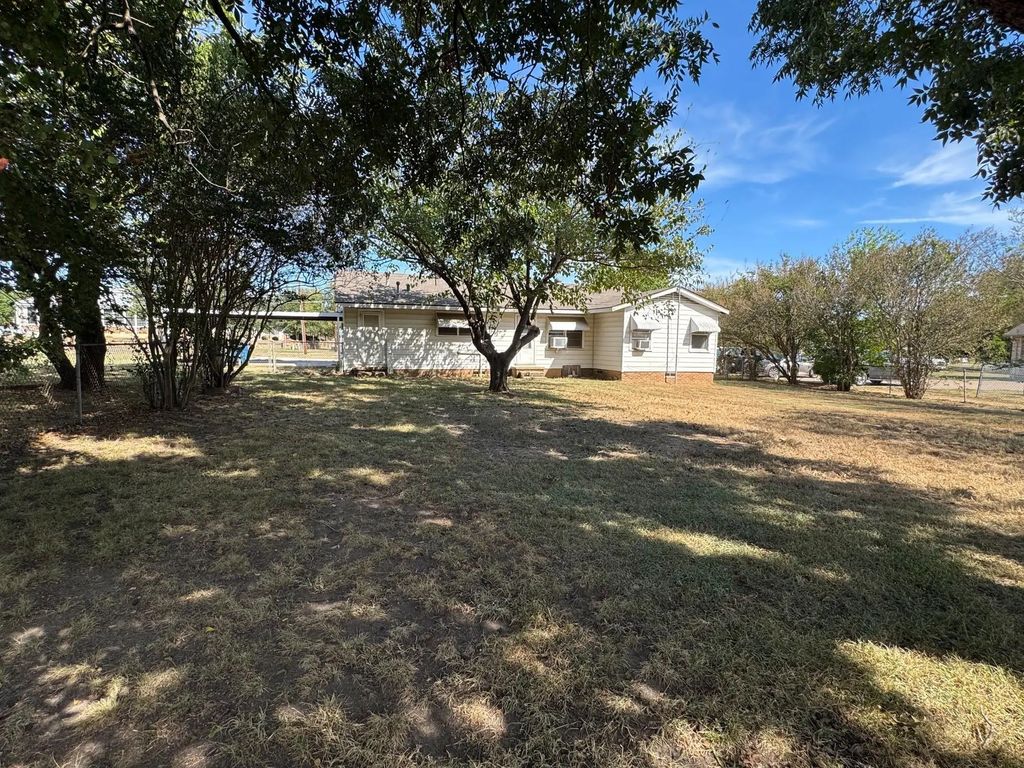 401 N Terry Street, Malakoff