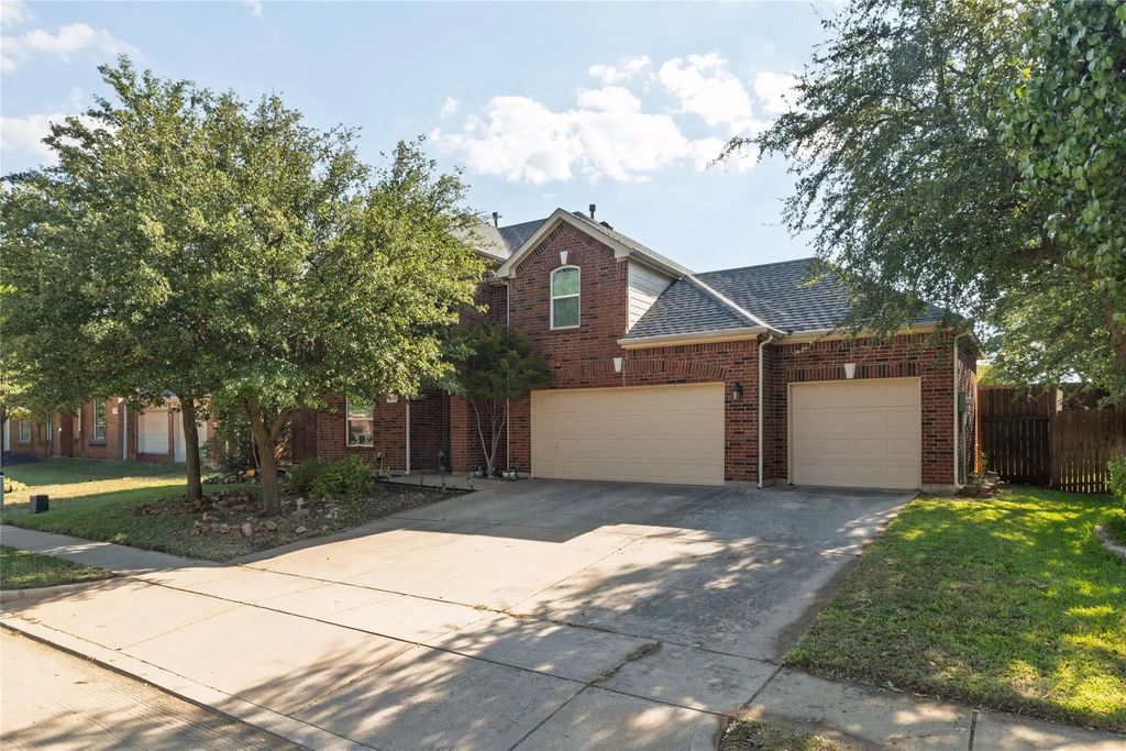 11845 Warbler Lane, Fort Worth