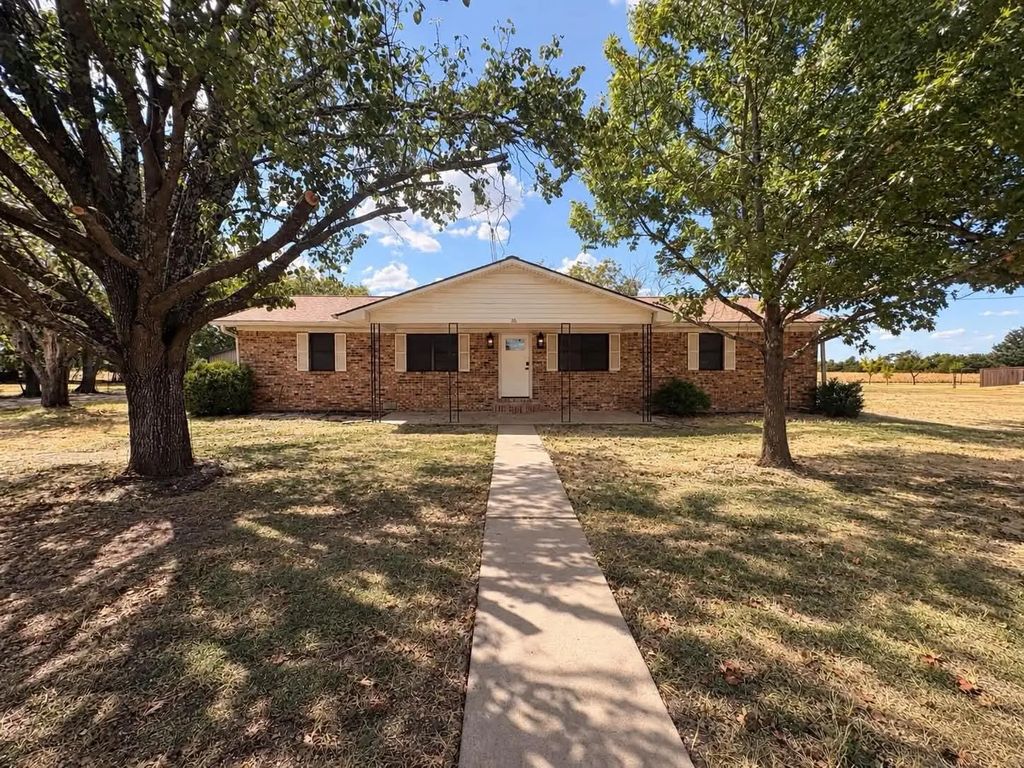 801 N Main St, Dodd City