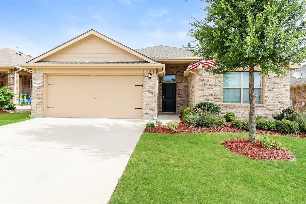 10020 Poinsett Way, Fort Worth