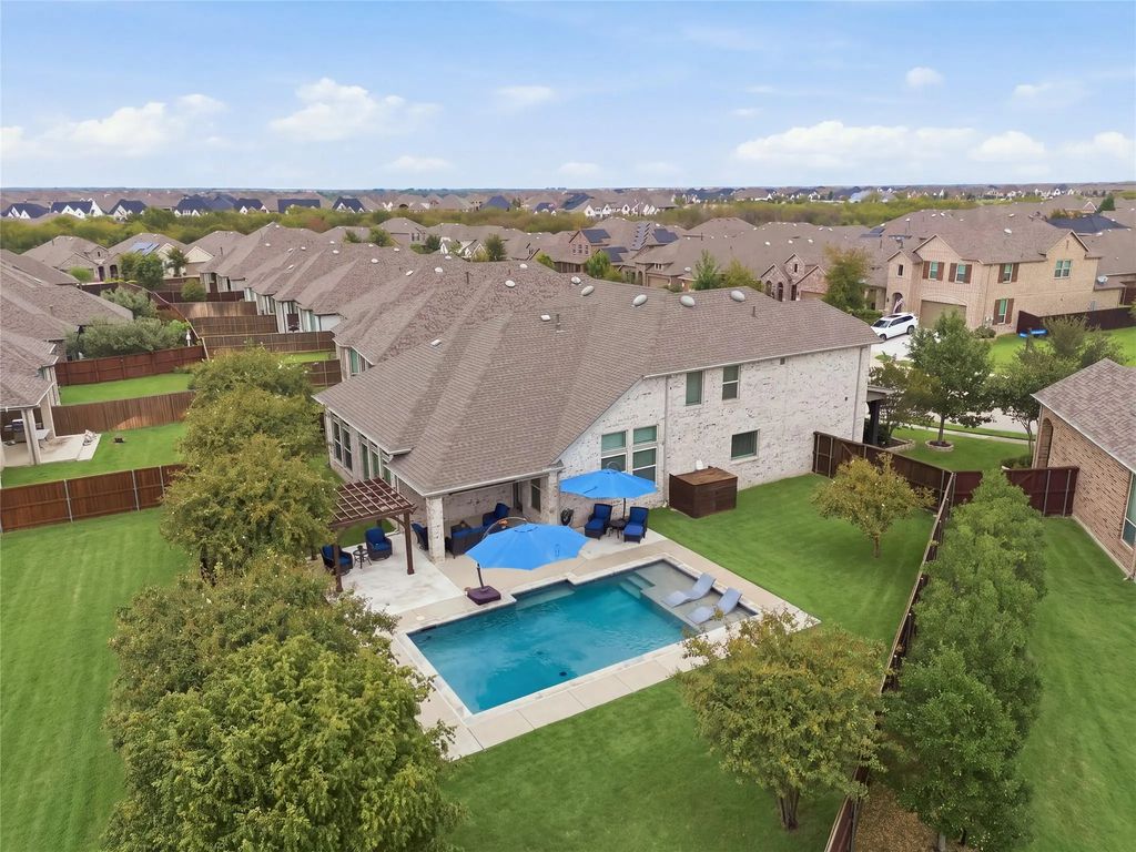 4001 Rosin Street, Aubrey