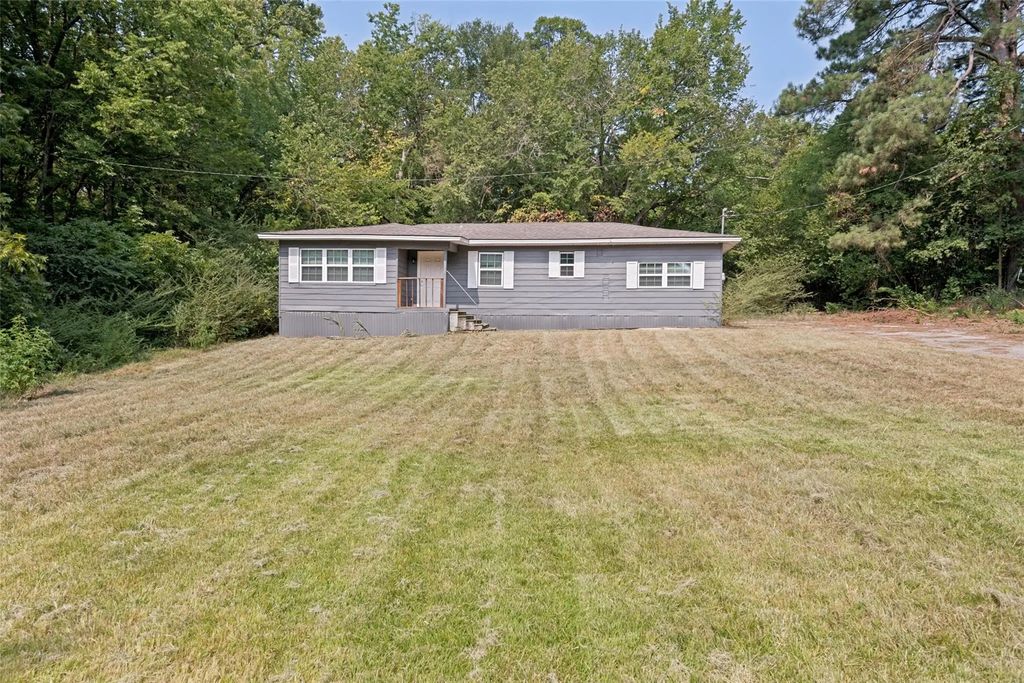 422 Stone Street, Mineola