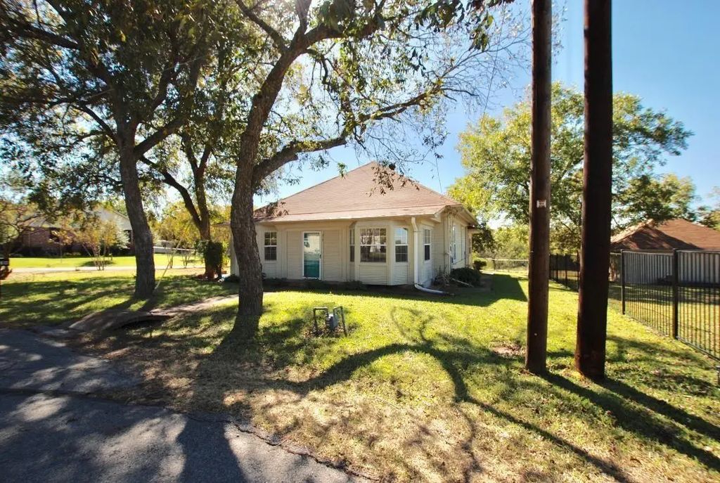 310 W Church Street A, Forney