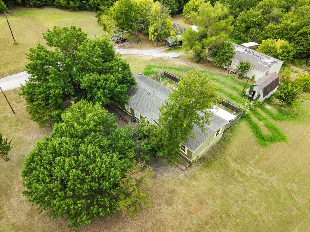 9189 County Road 285, Anna