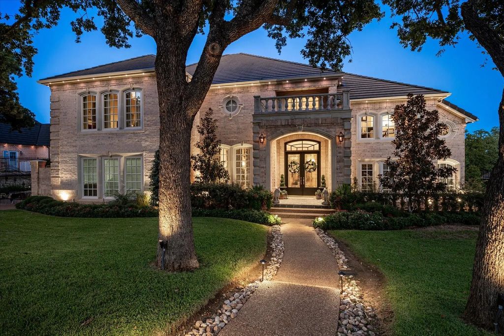 4813 W Cranbrook Drive, Colleyville