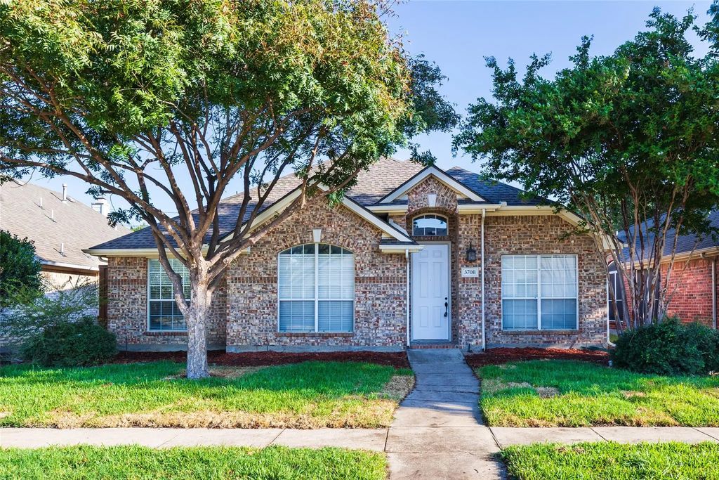 5708 Bedford Lane, The Colony