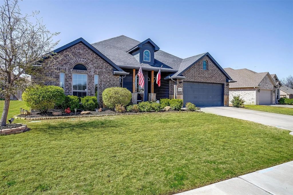 2004 Hill Crest Court, Weatherford