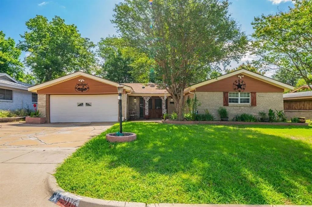 5016 Wyoming Trail, North Richland Hills