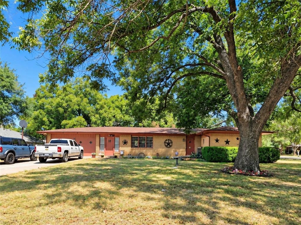 800 Kerry Lane, Azle