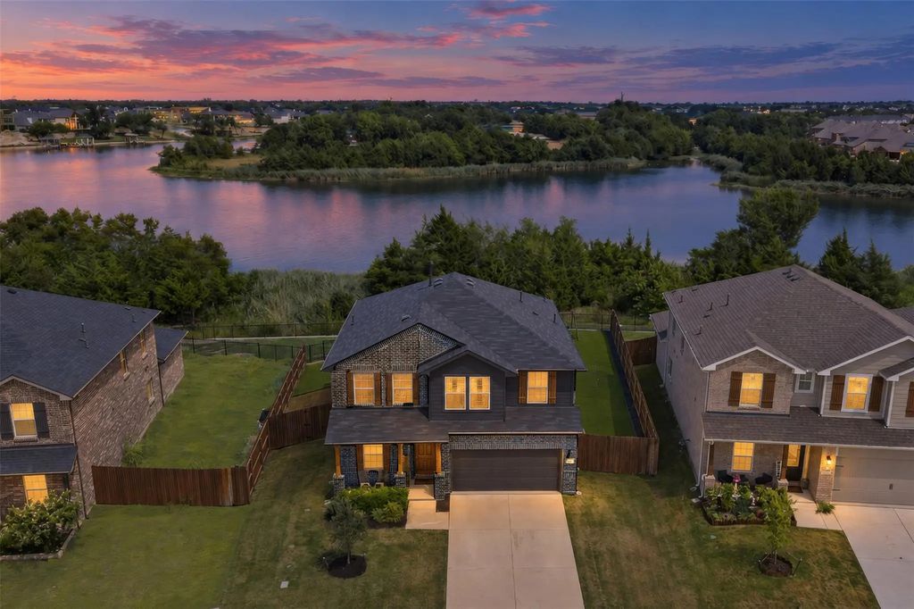 2405 Lundy Canyon Street, Forney