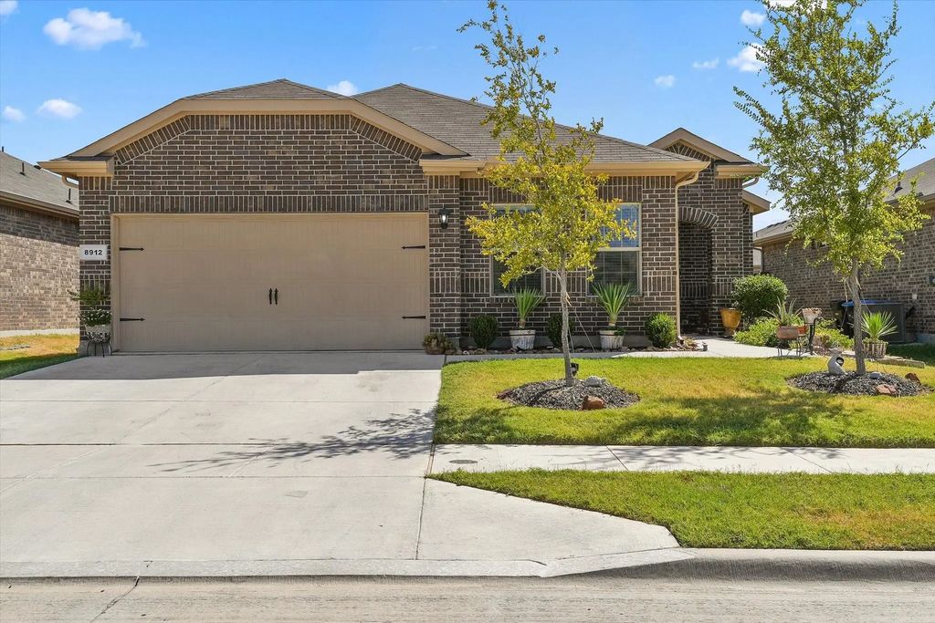 8912 Boulder Oak Boulevard, Fort Worth